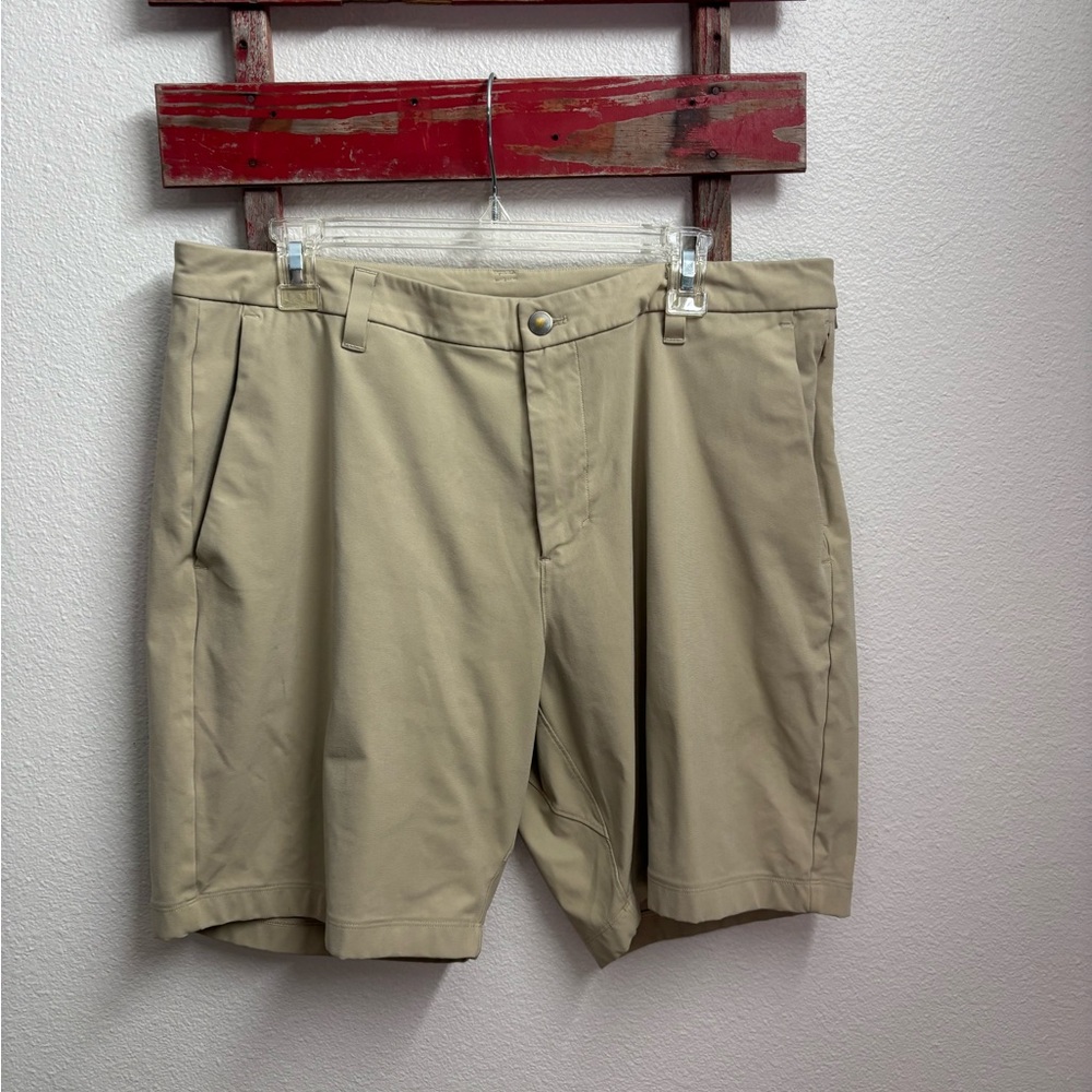 Lululemon Athletica Men's Tan Flat‎ Front Shorts